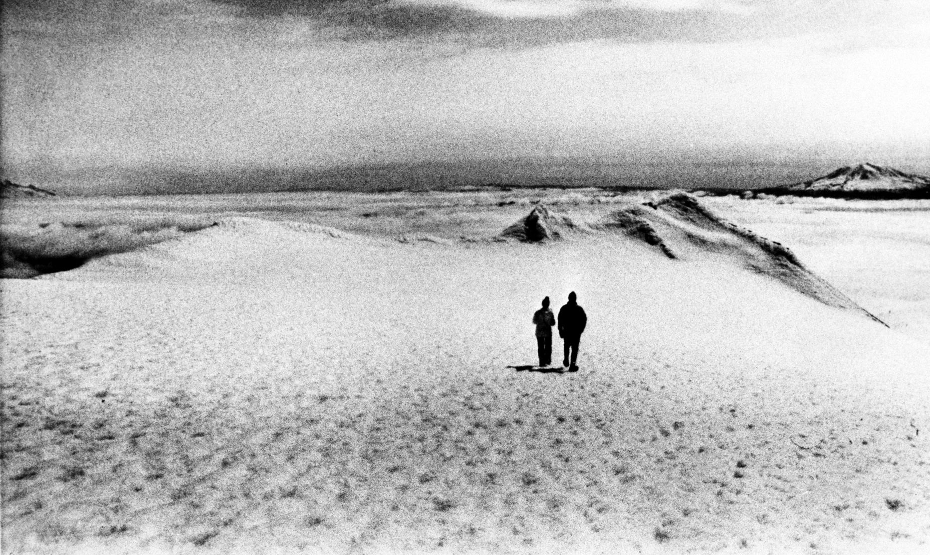 1975: The peaceful summit of Mount St. Helens